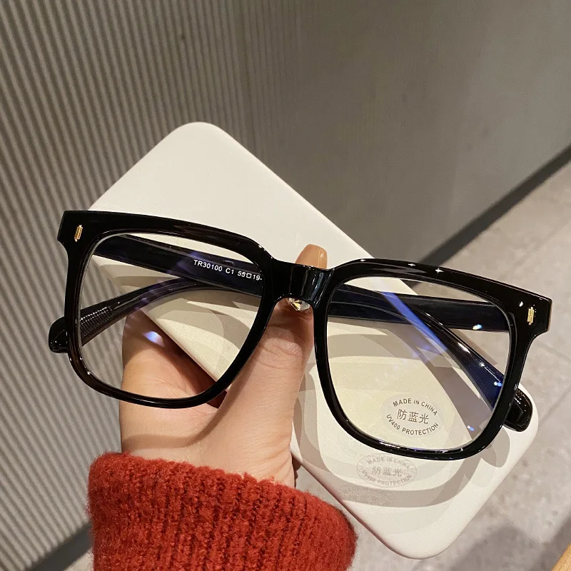 Kwadratowe okulary komputerowe – Blue Light Glasses recenzja i cena