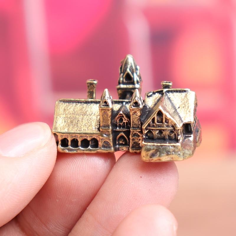Mosiężne Miniaturowe Domki Arc – Home Office Architecture recenzja i cena