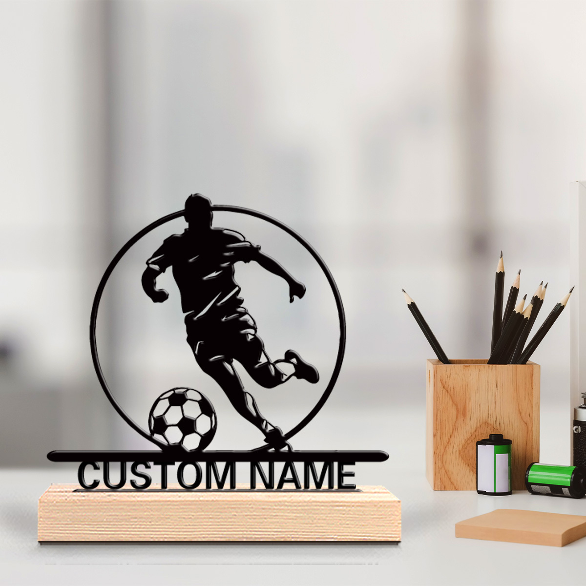 Metalowa statuetka piłkarza z  – Office Table Home recenzja i cena