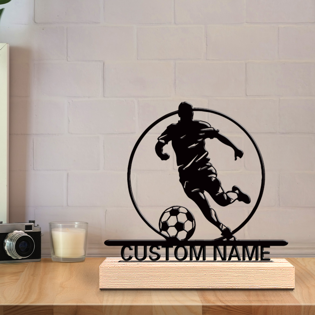 Metalowa statuetka piłkarza z  – Office Table Home recenzja i cena