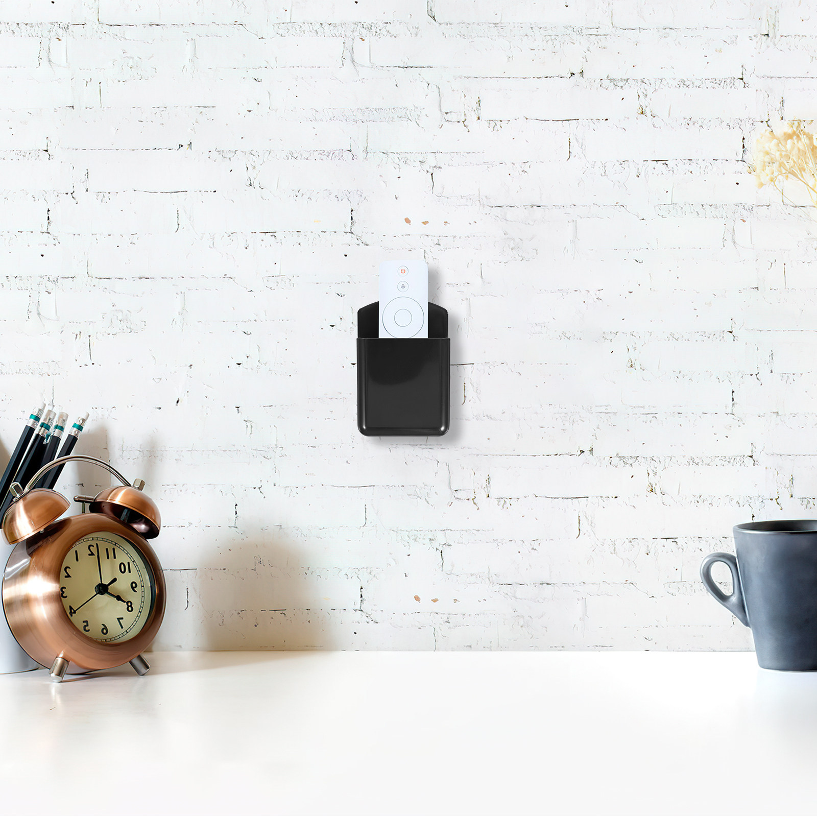 Uchwyt ścienny na piloty z mat – Home Office In Living Room recenzja i cena
